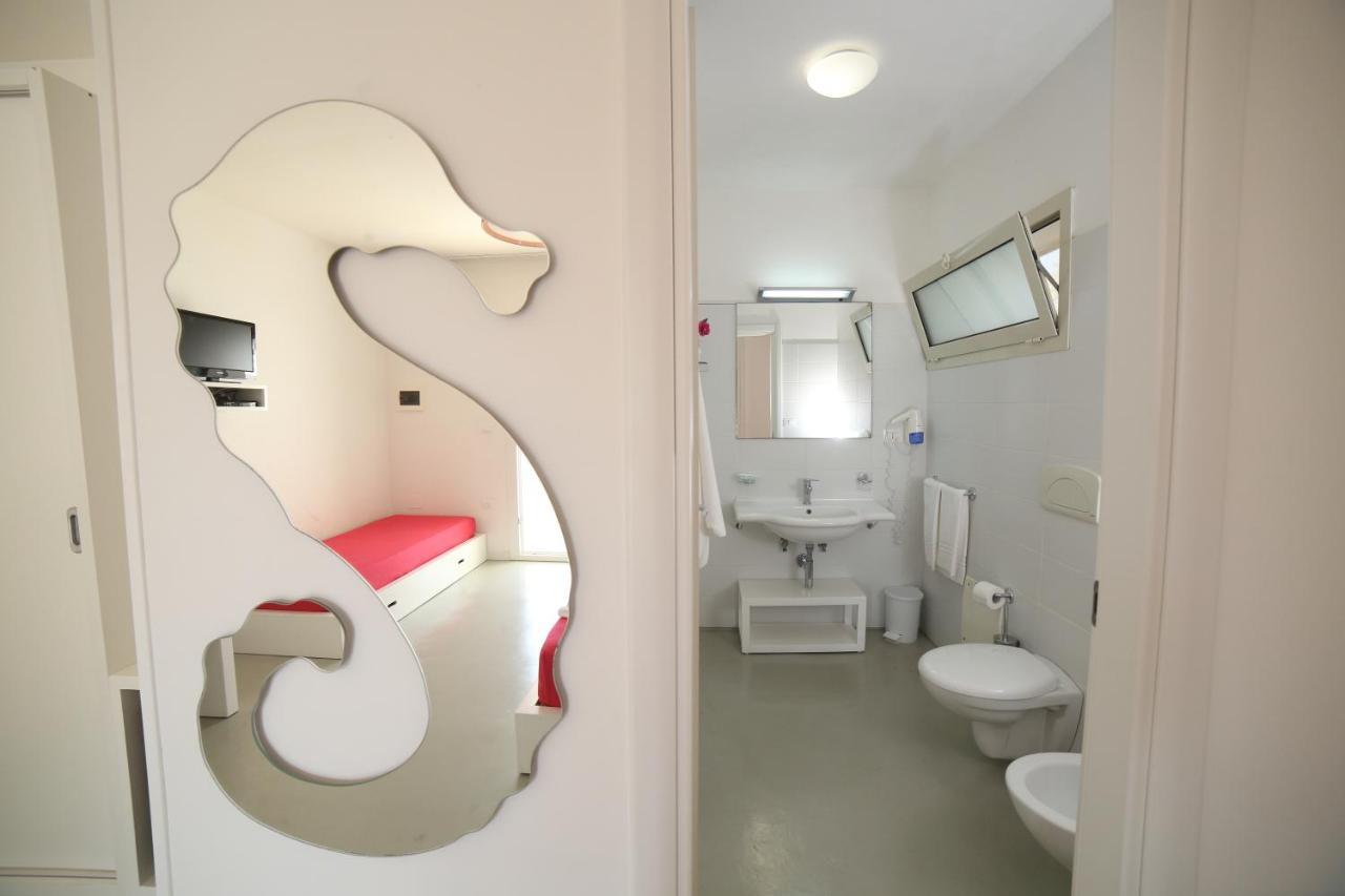 Hotel Beach Salento Marina Di Pescoluse Eksteriør bilde